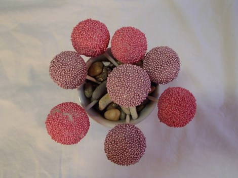 Cakepops av surmelkskake