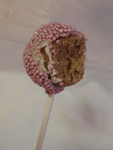 Cakepops av surmelkskake