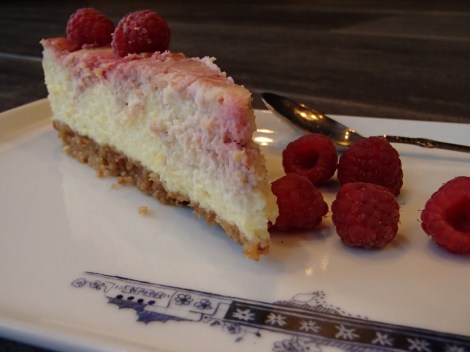 Raspberry swirl cheesecake