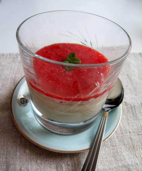 Pannacotta med jordbær