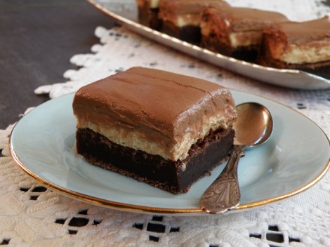 Brownie med peanøttfyll